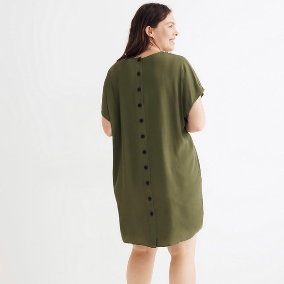 Madewell Dresses & Skirts - Crewneck Button-Back Easy Dress in Palm Tree